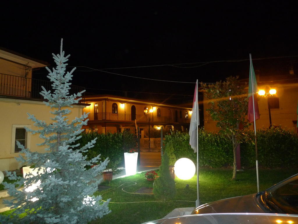 Hotel De Meis Capistrello Экстерьер фото