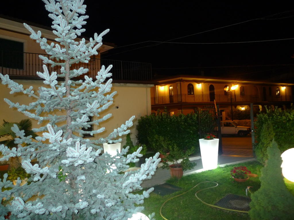 Hotel De Meis Capistrello Экстерьер фото