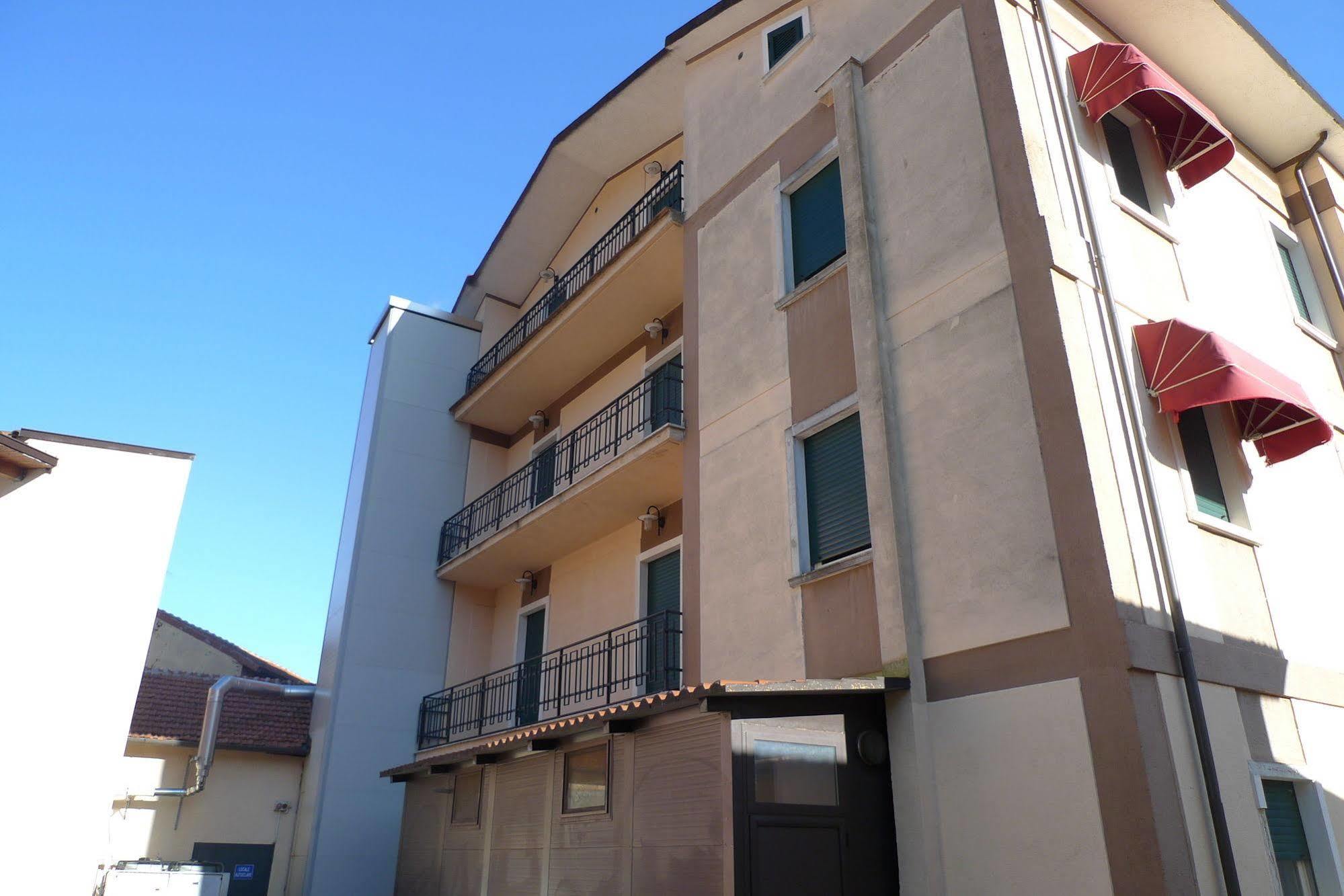 Hotel De Meis Capistrello Экстерьер фото