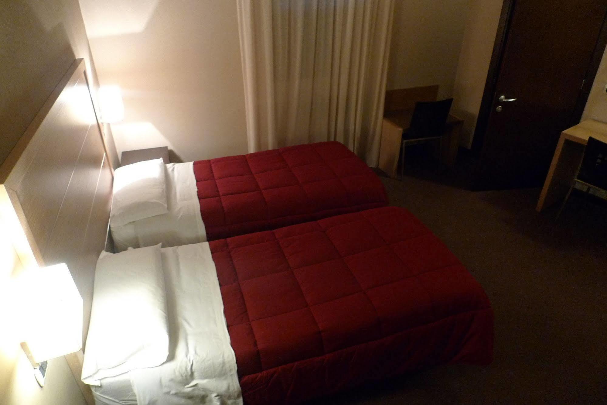 Hotel De Meis Capistrello Экстерьер фото